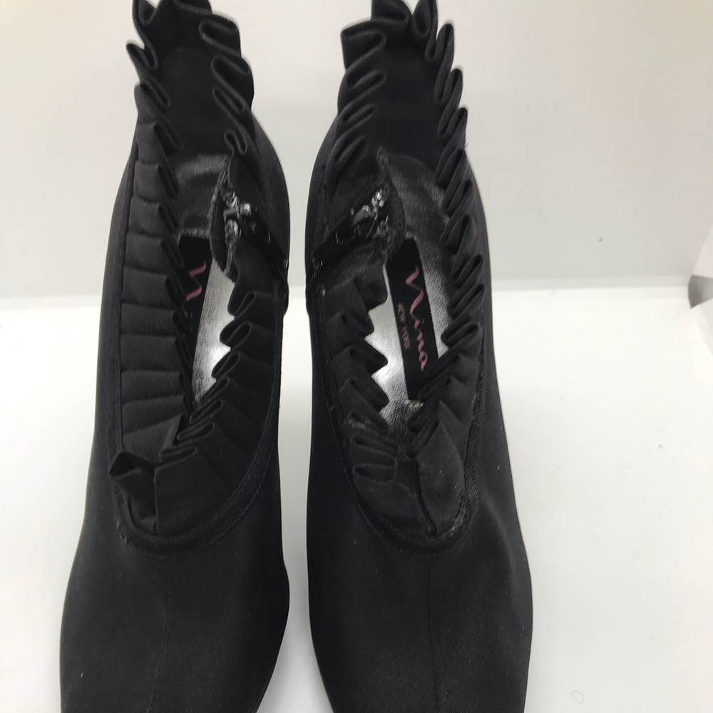 Nina black heels with zipper on the side open toe